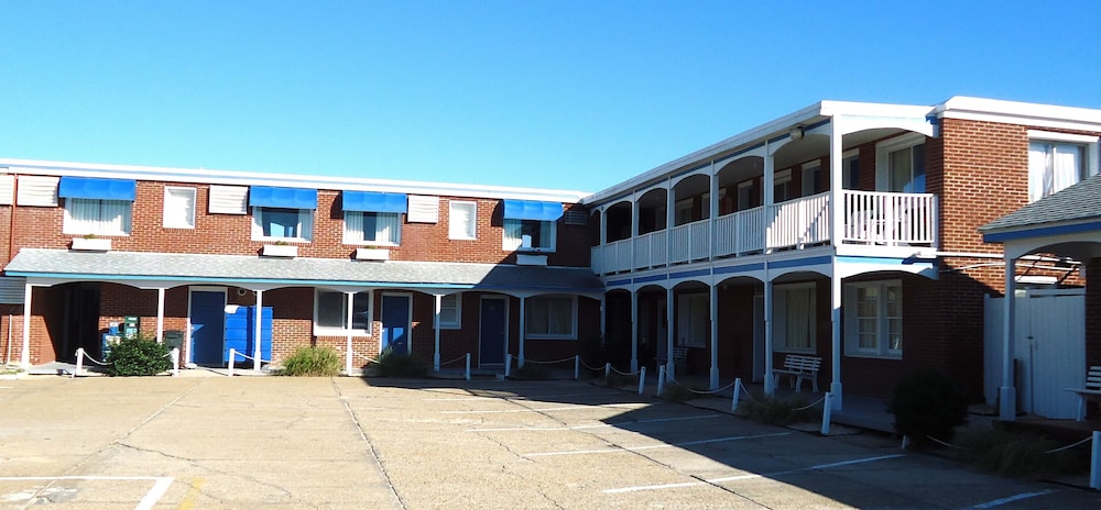Colonial Inn Motel