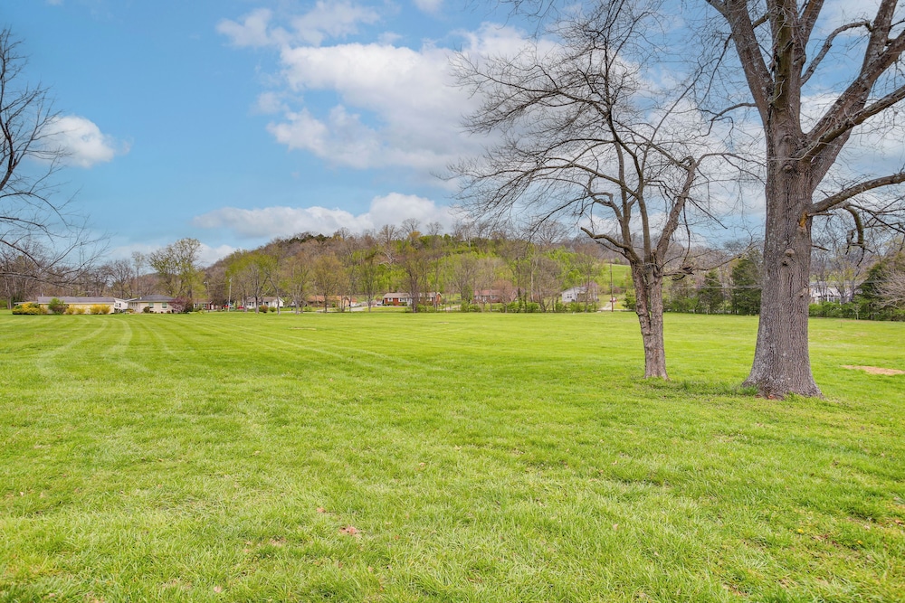4 Mi to Dtwn: Goodlettsville Getaway w/ Yard