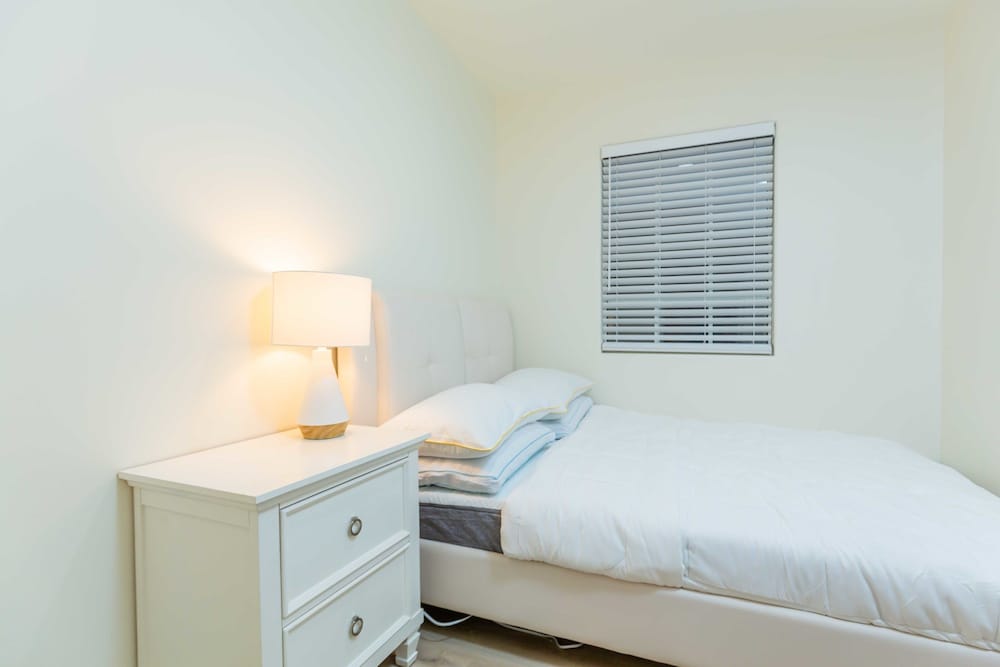 Elegant Pasadena Retreat Prime Comfort Awaits