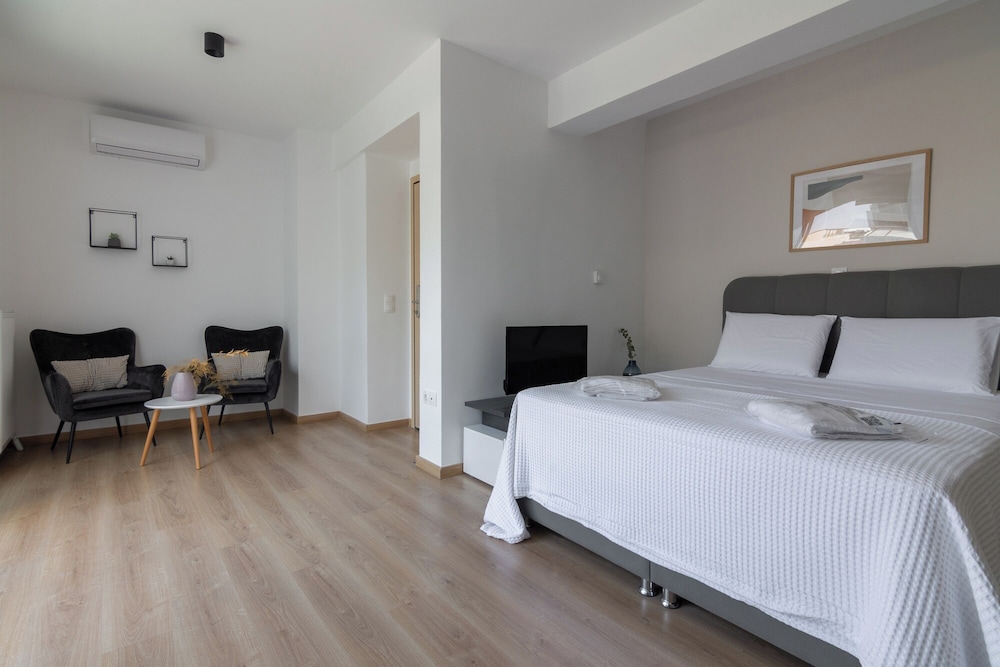 Leochares Lifestyle Apartments