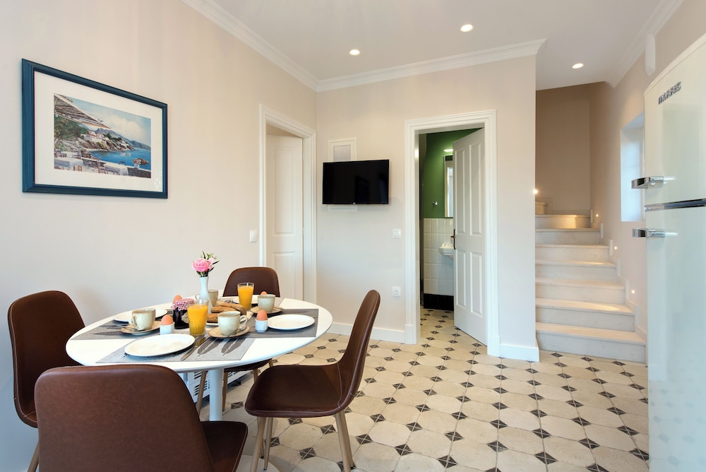 Nancy Suites