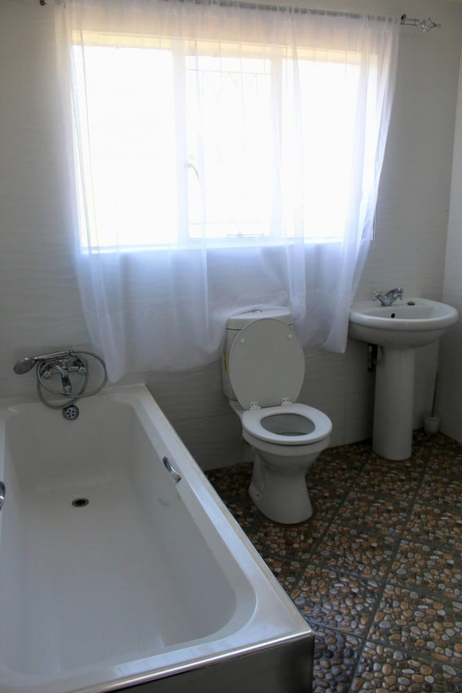 Lovely 4 bed in Mutare - 2178
