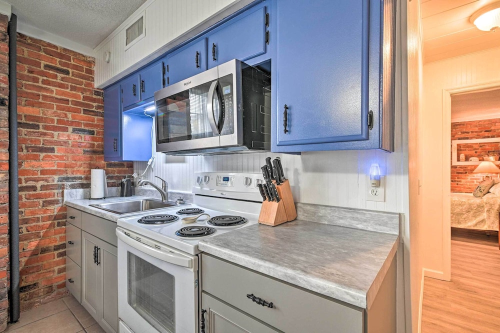 Ground Floor Unit: 10 Miles to Myrtle Beach view 5