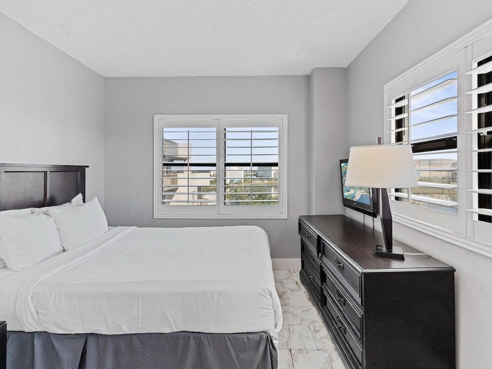 Enclave Swanky