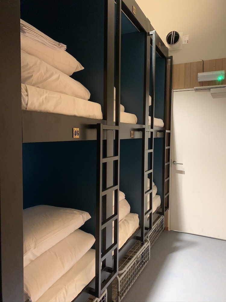 Durty Nelly's - Hostel