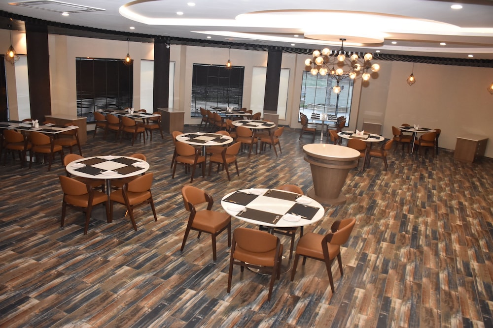 Mango Hotels Select Dwarka view 5