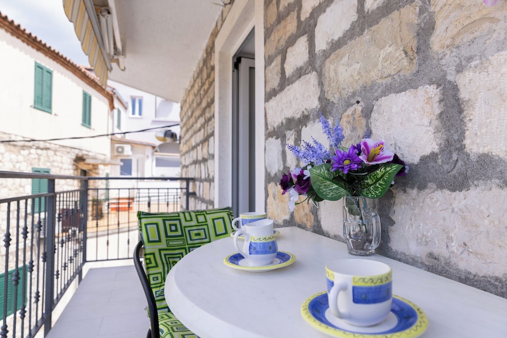 A Apartment Near Beach With two Balconies