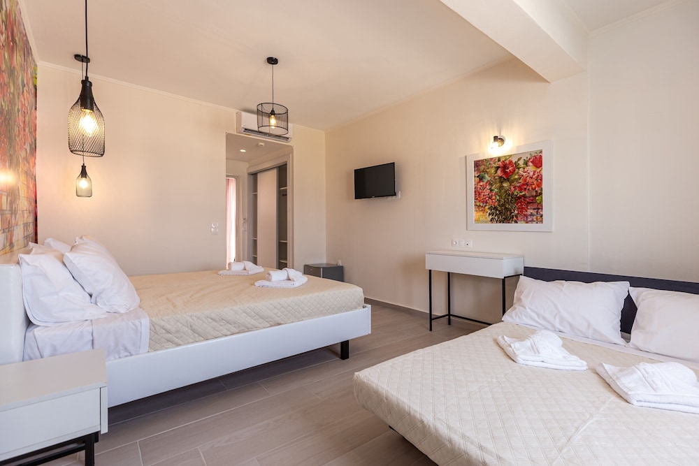 Aqua Luxury Suites Roda photo 4