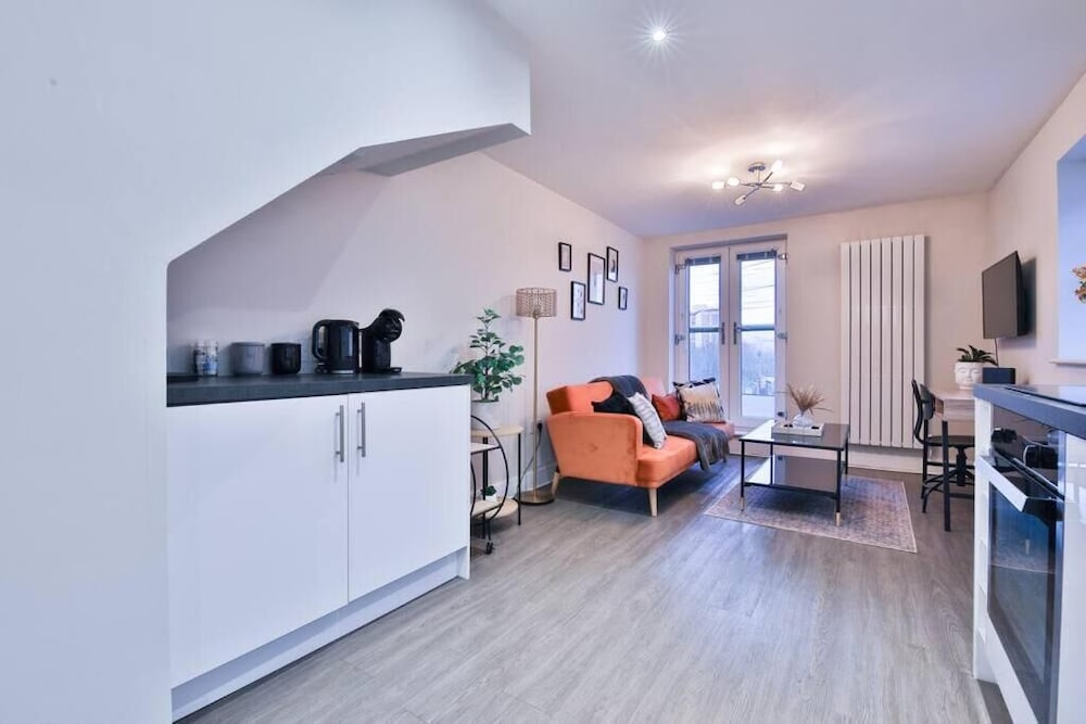 Whitchurch Place 2 Bed Flat in Cardiff