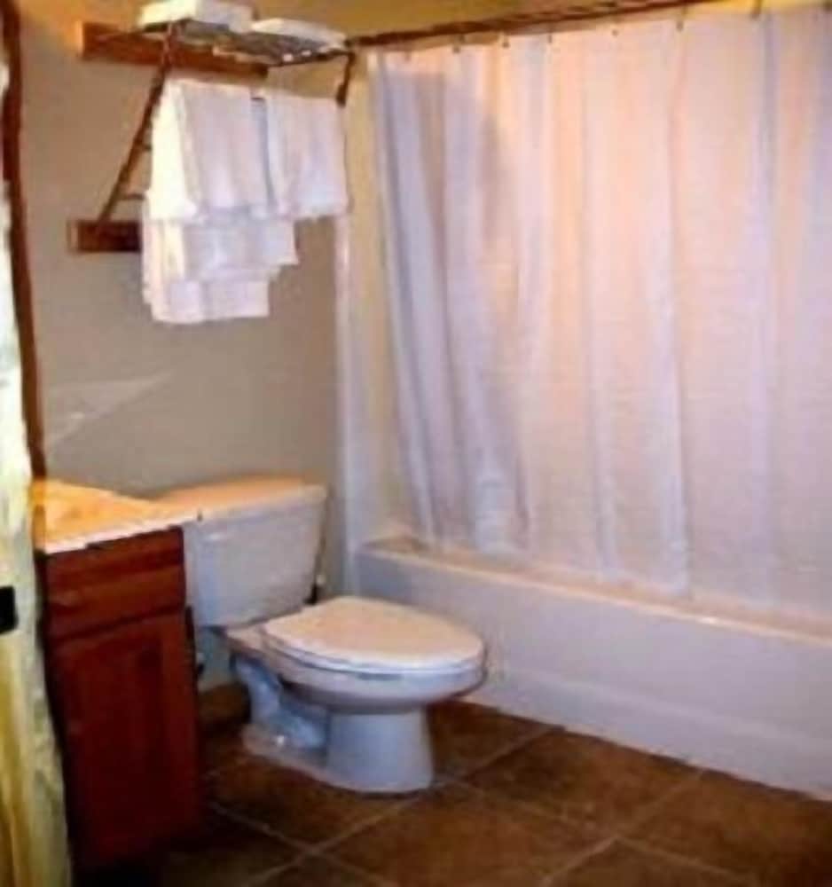 Acorns Resort