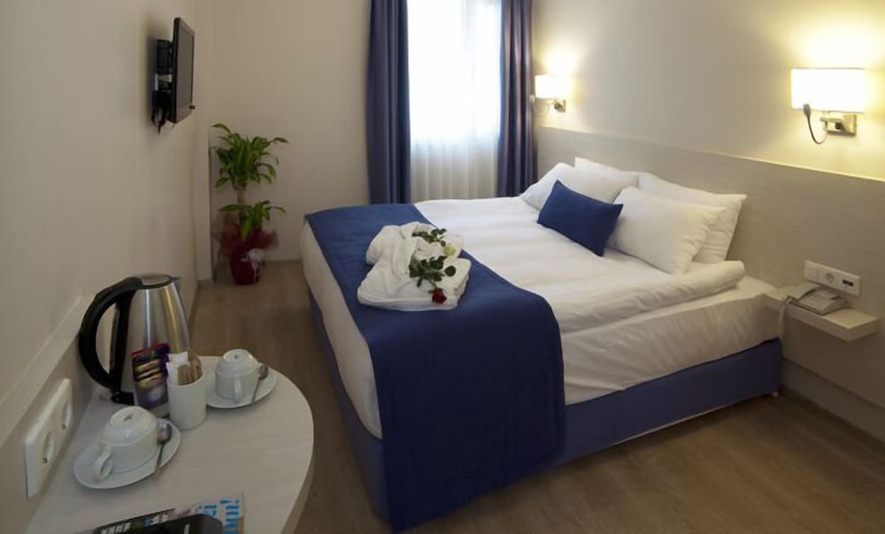 Yürüyüş Yapılan Otel - Image 15