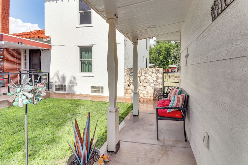 Walk to Enmu: Cozy Casita w/ Pet-friendly Yard