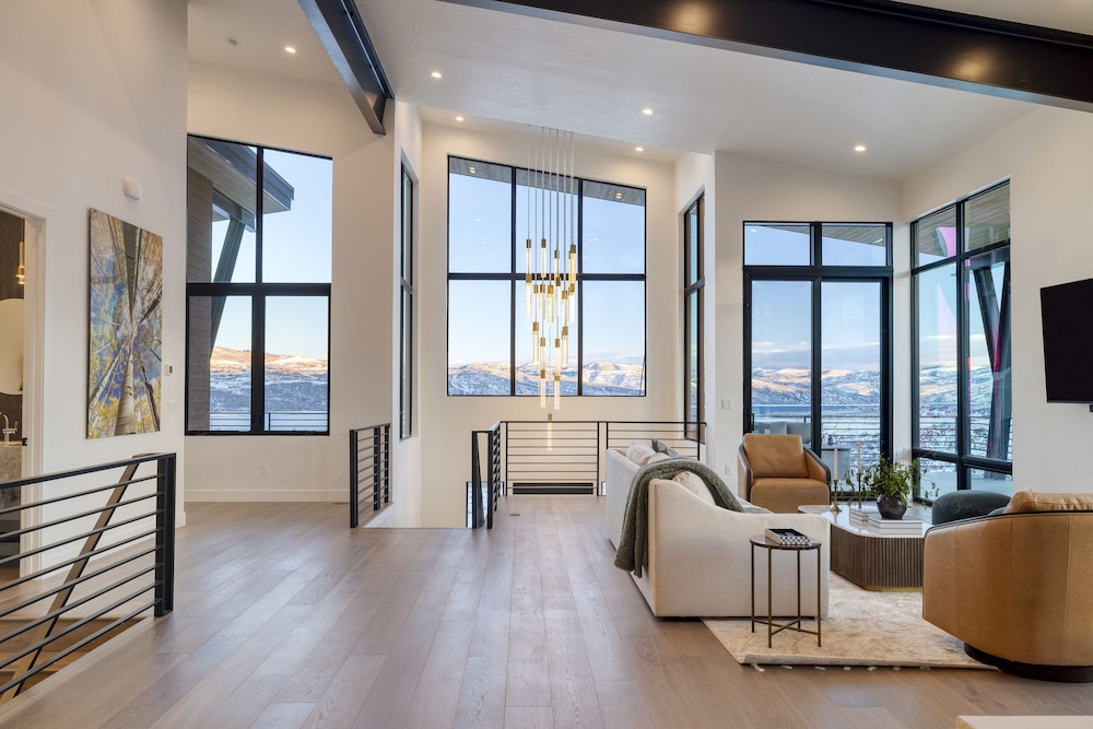Orion by Avantstay Luxury 5bdr Ski Home w Views Minutes to Deer Valley Lift
