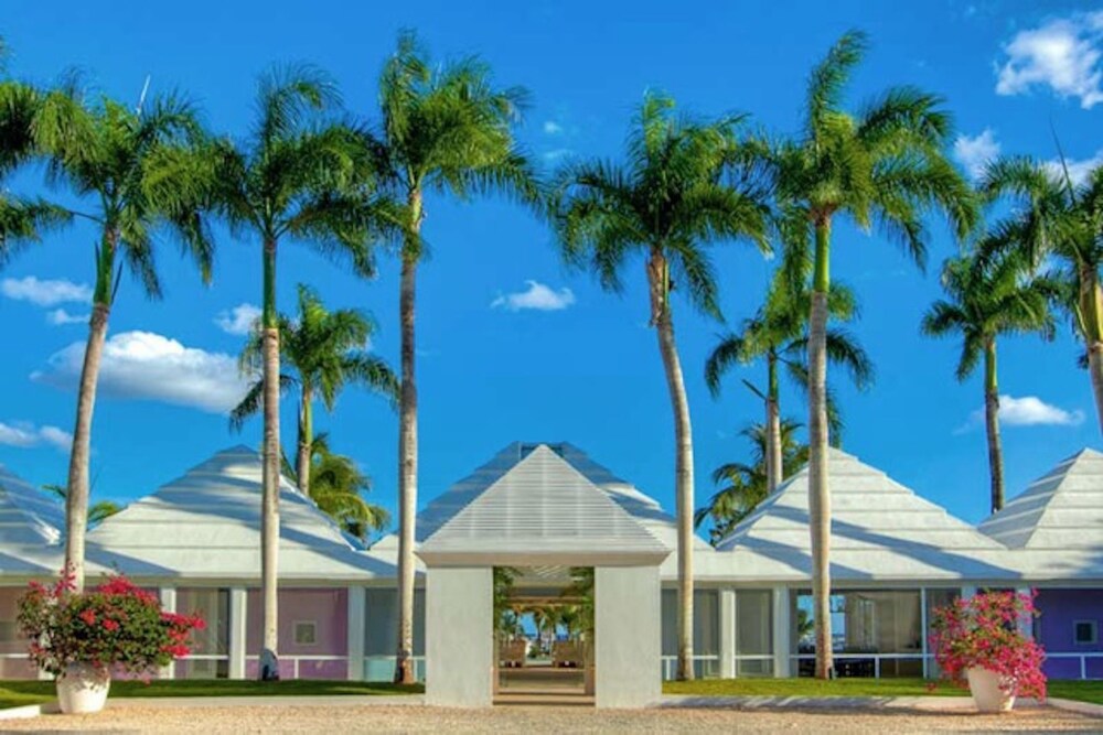 Casa Feliz by Unlimited Luxury Villas