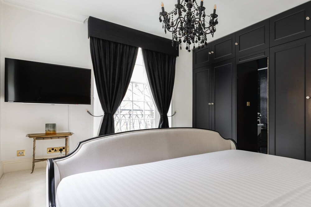 Fitzjames-avenue IV by Onefinestay