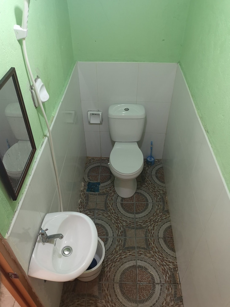 Guanna's Place Room and Resto Bar