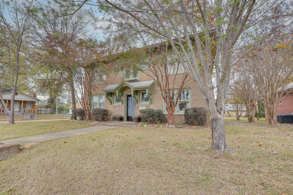 1 Mi to Dtwn! Convenient Texarkana Condo