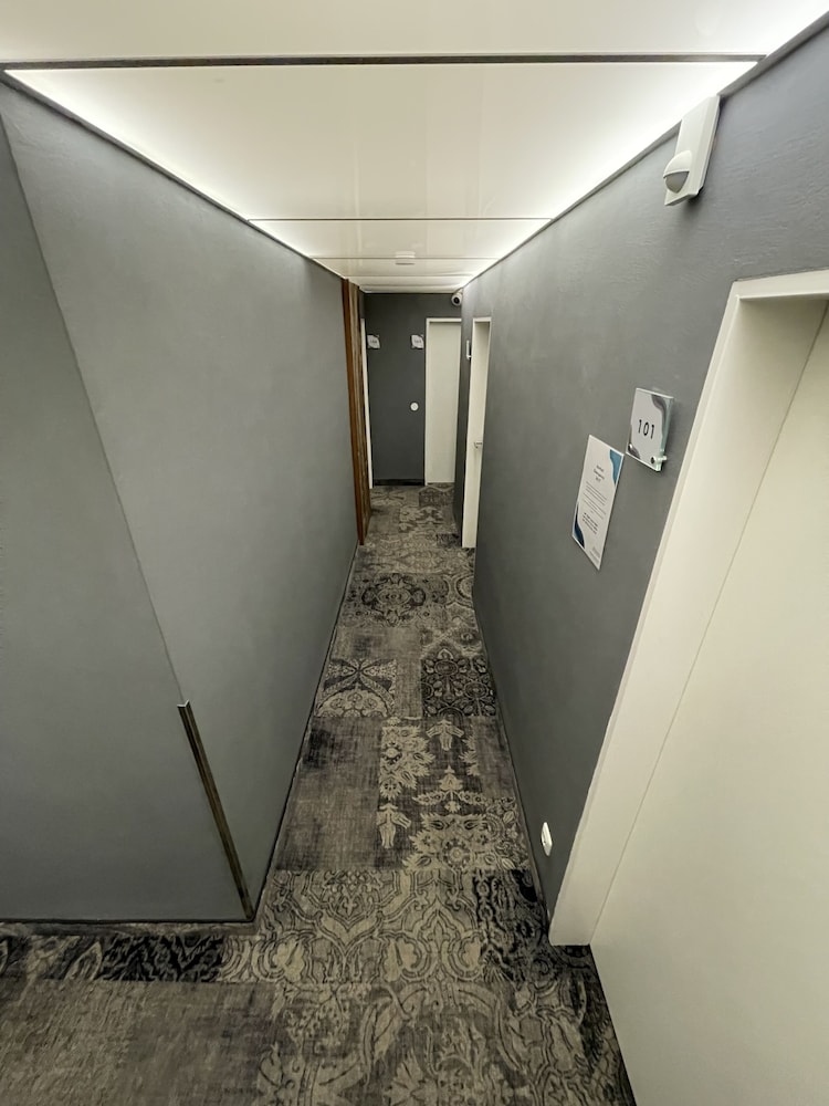 Munich Vacations - Boutique Hotel Falkenturm - Property Image 1