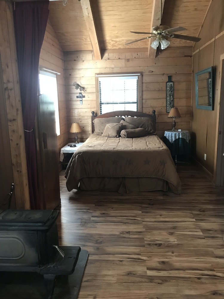A Peace of Heaven Cabins view 2