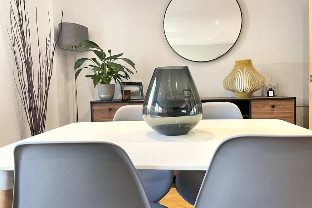 Pristine 1bedroom Flat W/private Patio - Stockwell!