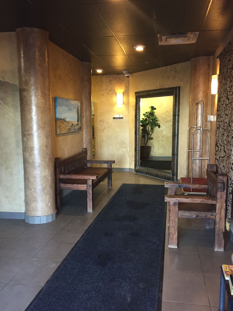 Fort Mcmurray Vacations - Clearwater Residence Hotel Timberlea - Property Image 2