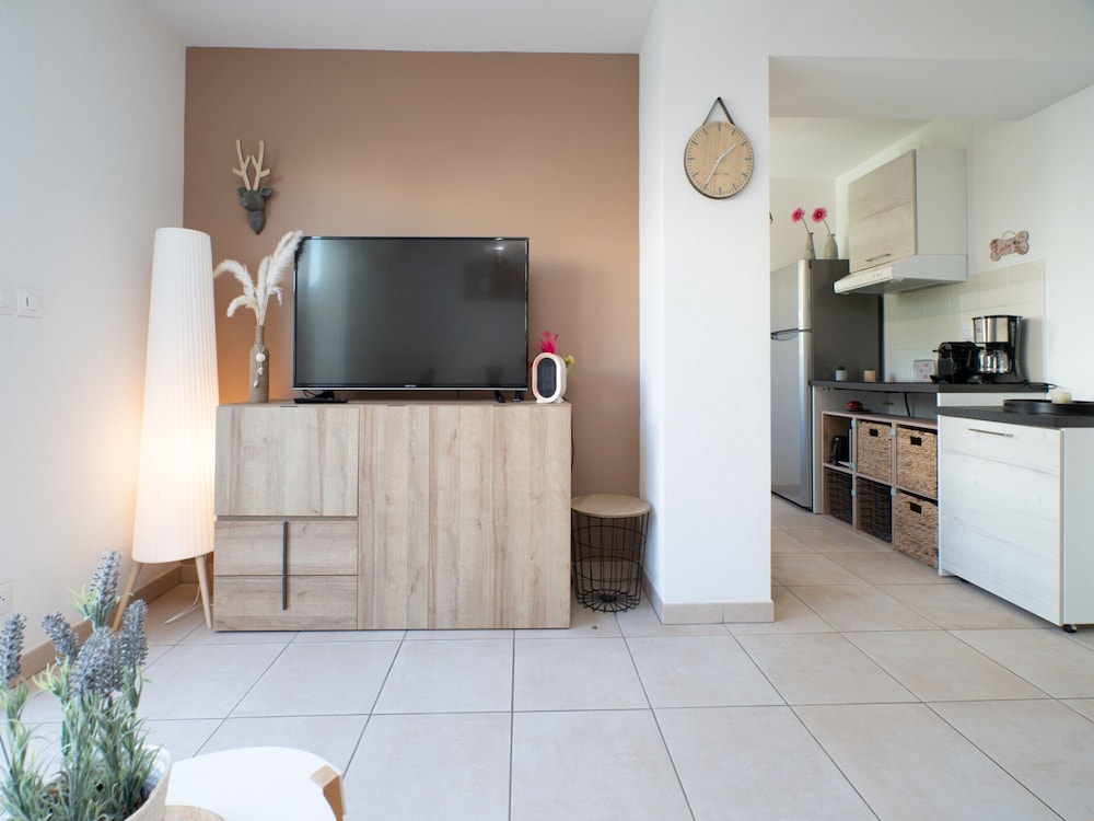 Sunny Villa Stay in Serignan