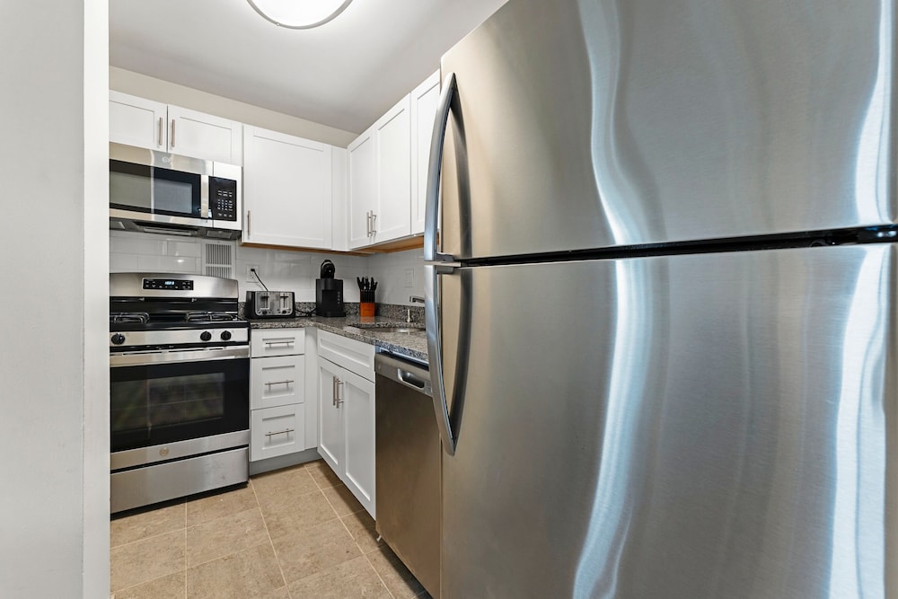 Furnished Apartment Near Longwood