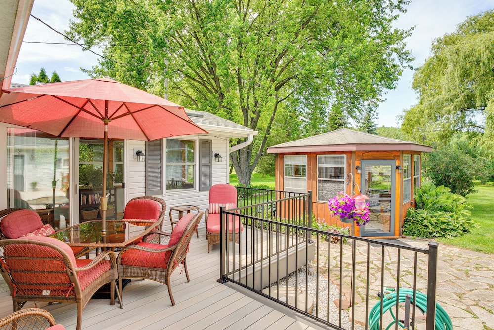 7 Mi to Eldorado Marsh: Family Home w/ Pool