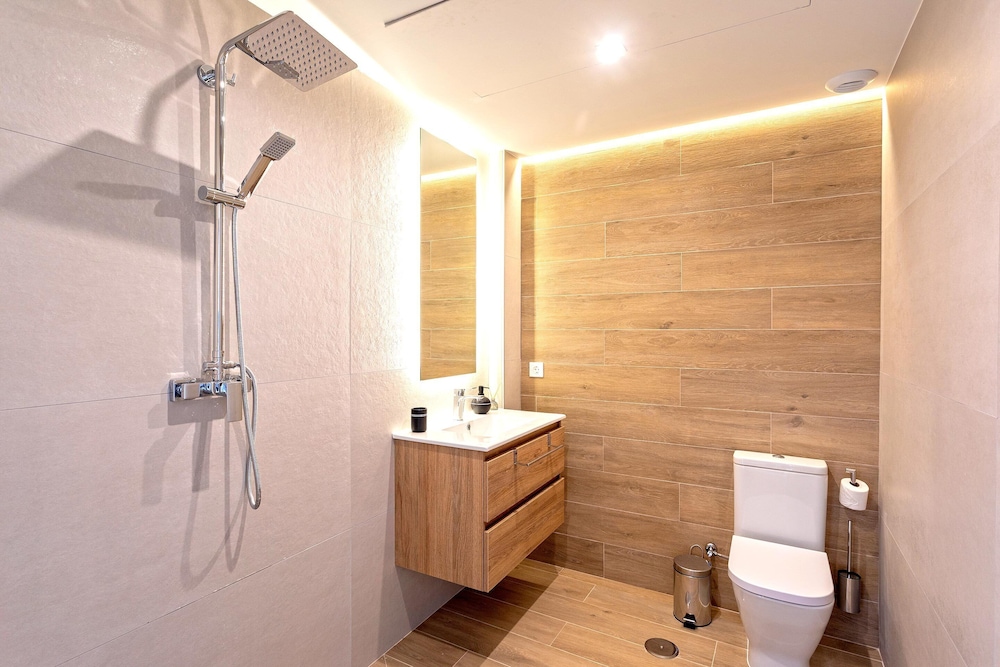 Apartment Adapted for Disabled With 2 Terraces Pool and Parking Arruzafa IV