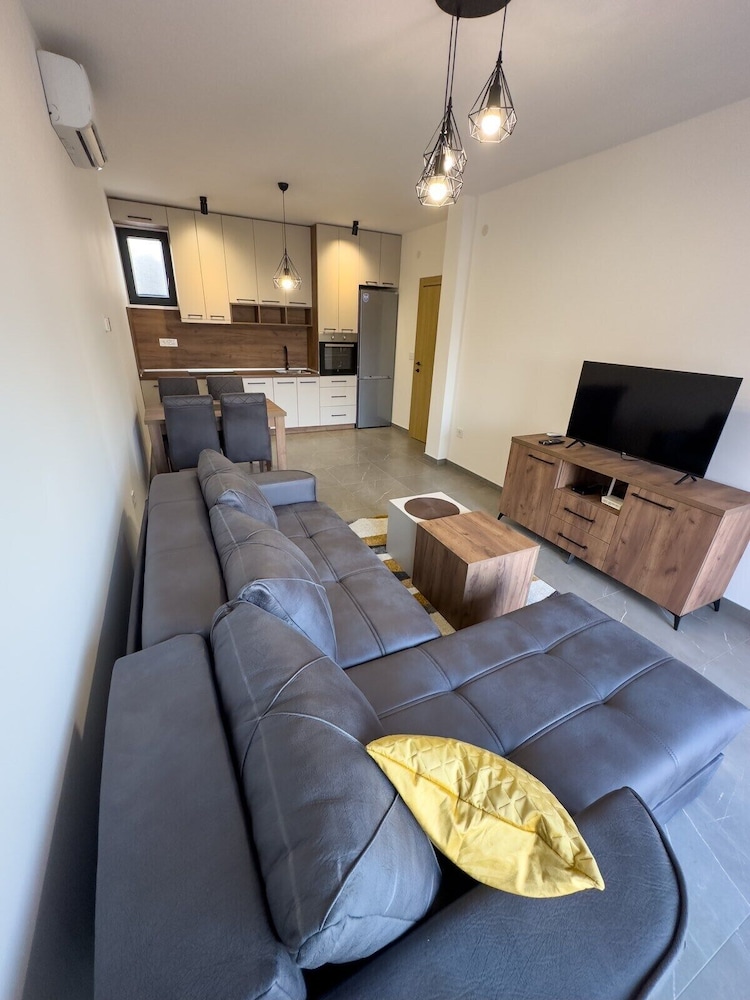 I&I Apartments III
