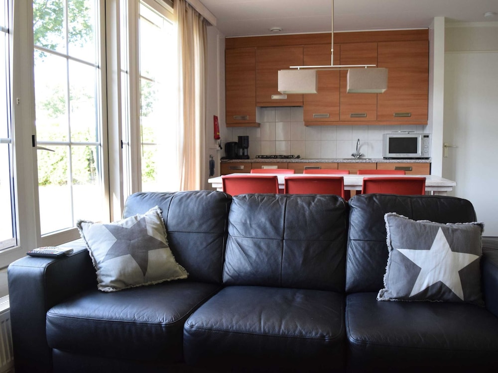 Semi-detached Bungalow with Dishwasher near Veluwe view 3