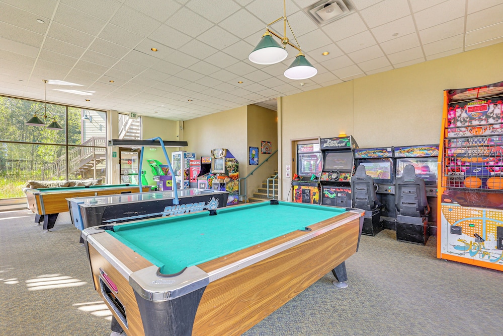 Close to Rocky Mtn Slopes! Cozy Silverthorne Condo