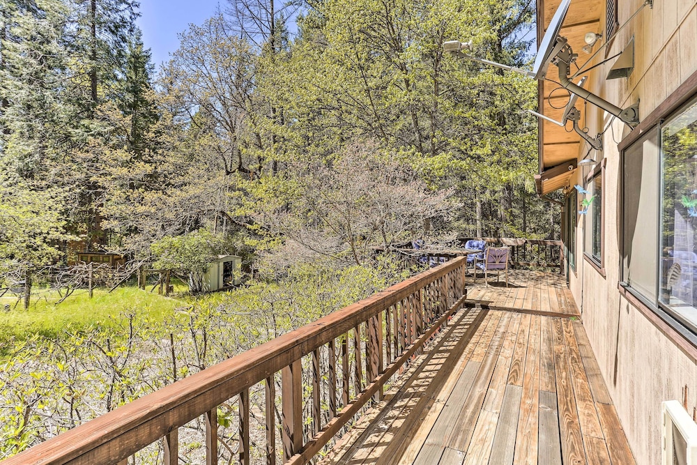 Vibrant Weaverville Escape w/ Deck & Creek!