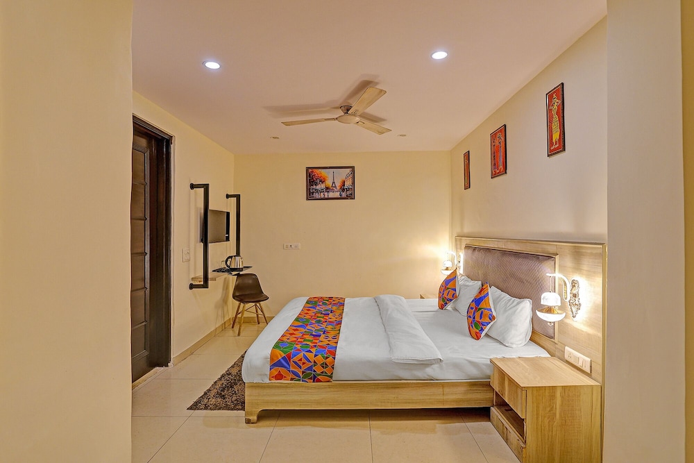 Fabhotel Orchid White Inn
