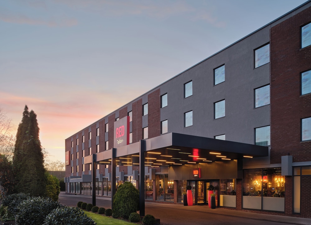 Crawley Vacations - Radisson RED London Gatwick Airport - Property Image 6