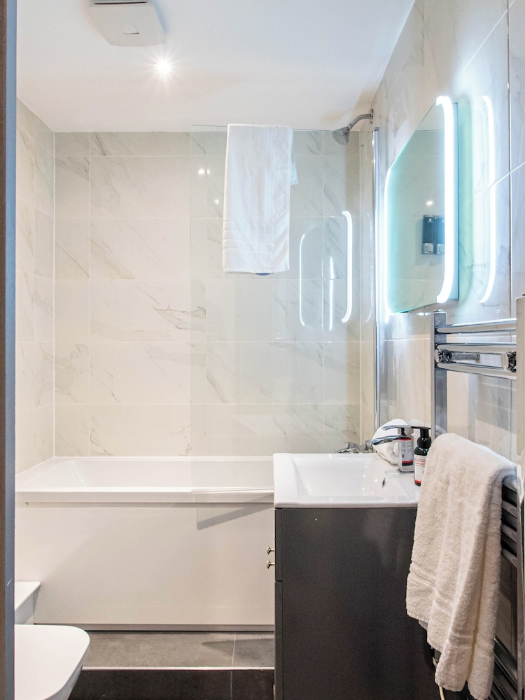 Bradford City Apartment - Bolton Road Oasis