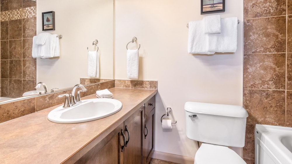 Prime Location at Playa #214 - Image 4