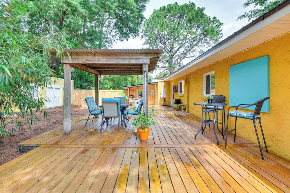 Fort Walton Beach Home ~ 2 Mi to Okaloosa Island!