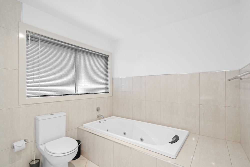 Tranquil Tranmere- City Views- 3 Bedroom