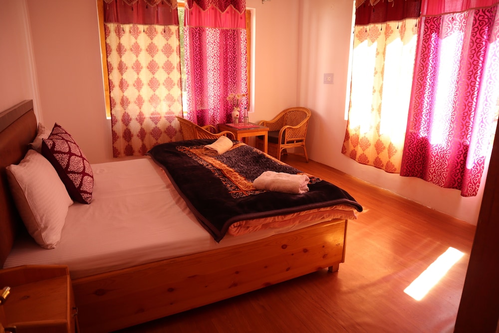 Tsetanguesthouse