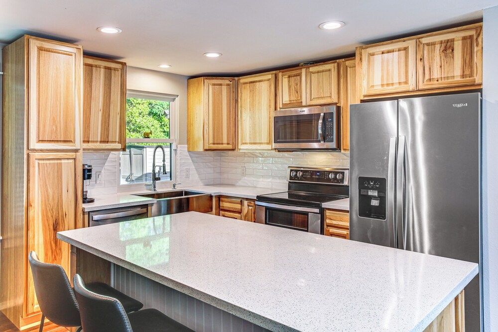Golf, Hike, Dine & Relax: Home in Port Orchard, photo 7