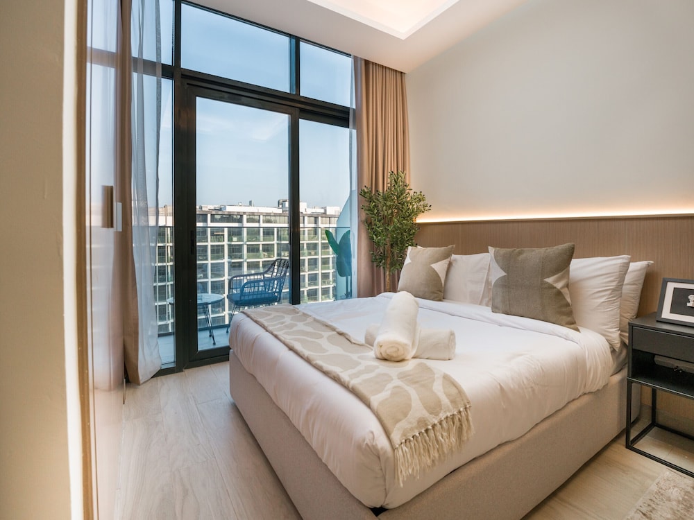 Easygo- STU in Lavish com Azizi Riv9,08