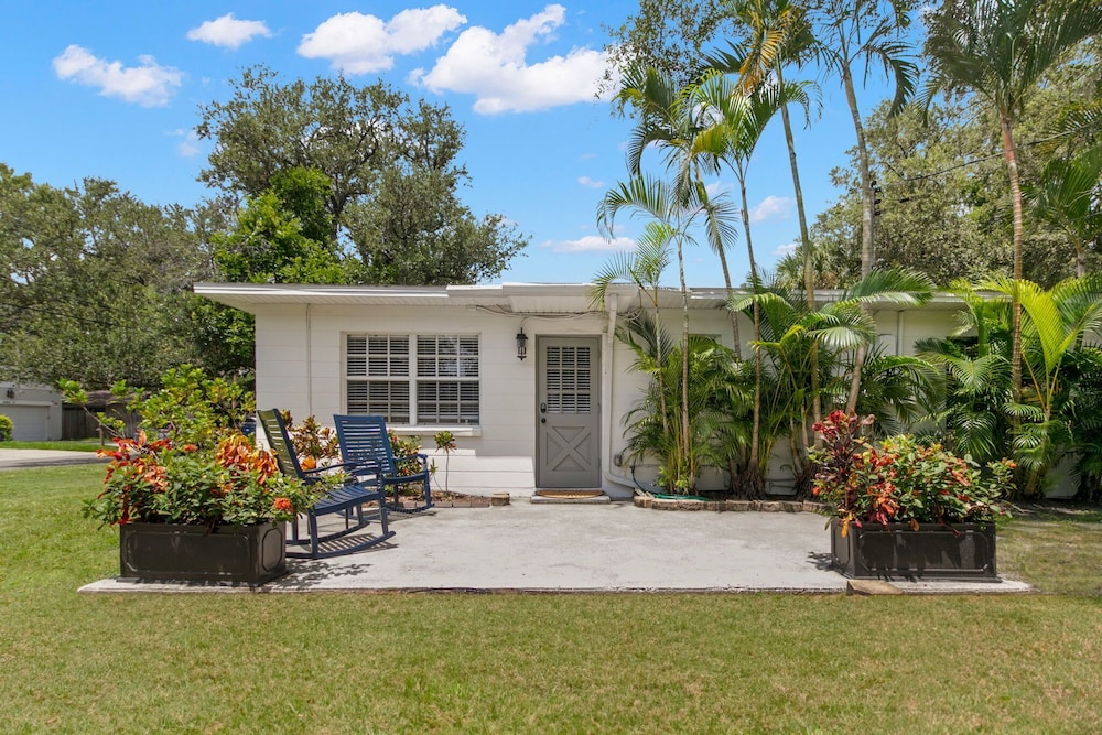 3401 W San Juan St Tampa FL 33629 USA