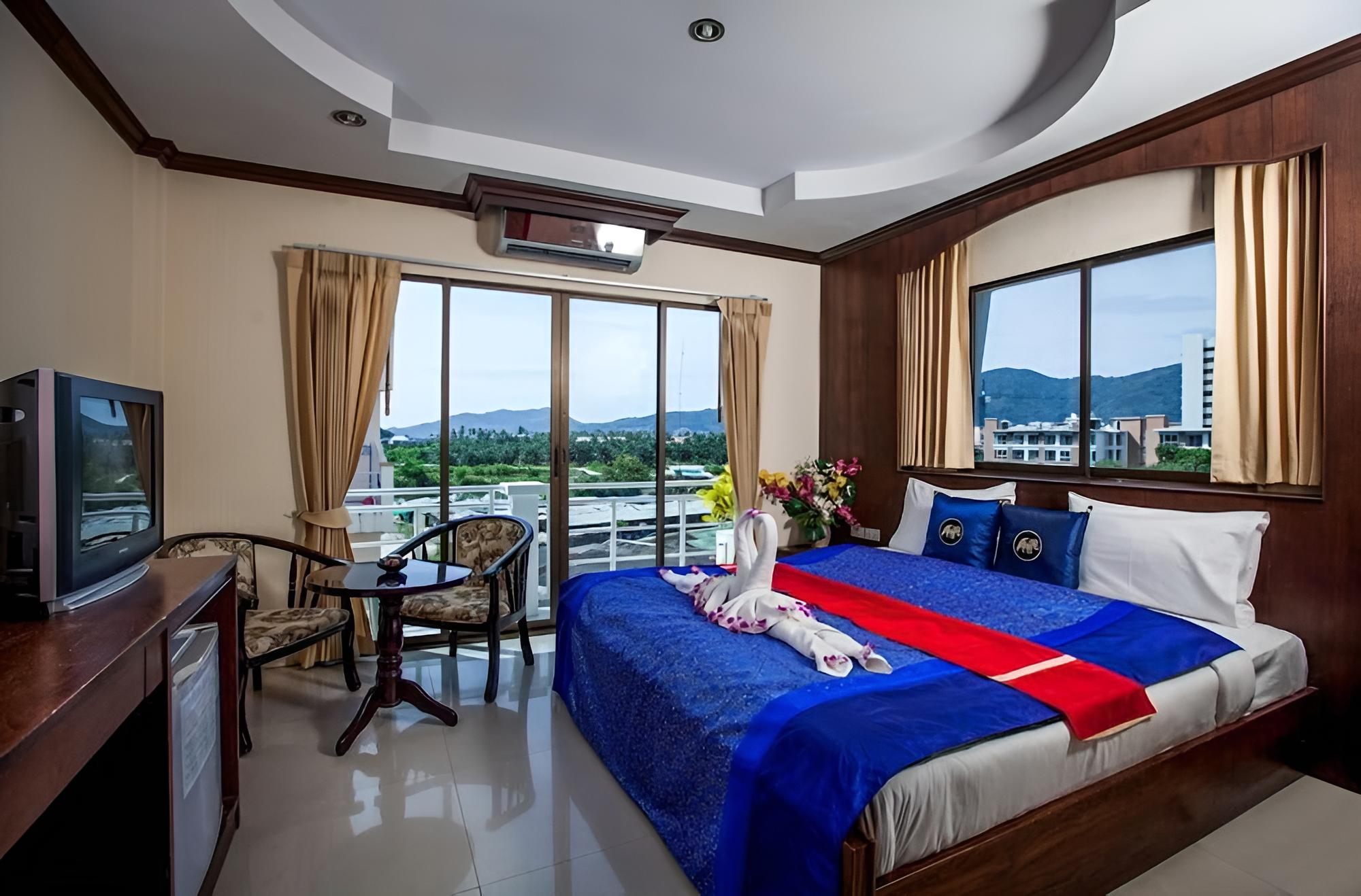 Triple Rund Place Hotel