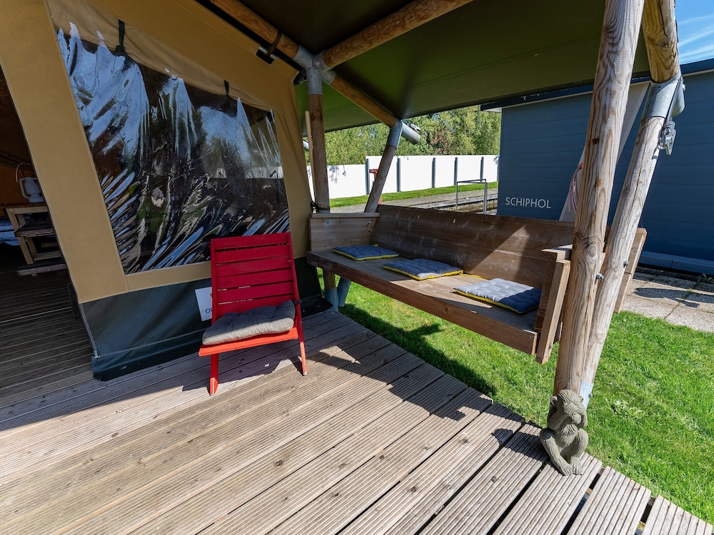 Safari Tent in Heeg by the Marina