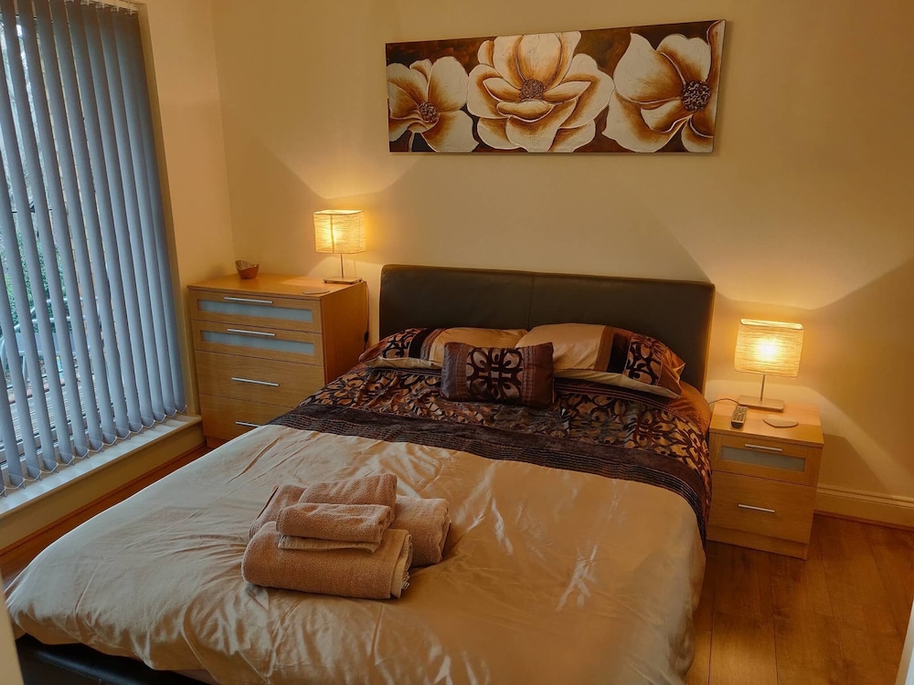 Waterfront Apartment In The Heart Of St Neots view 2