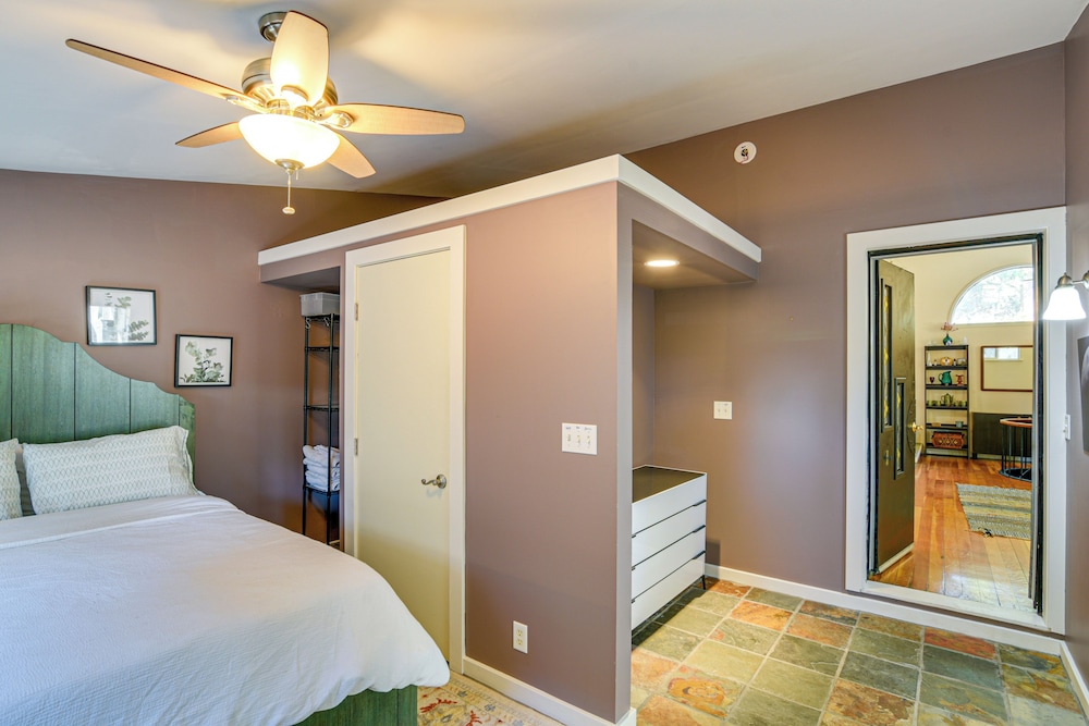 1 Mi to City Plaza: Family-friendly Chico Home