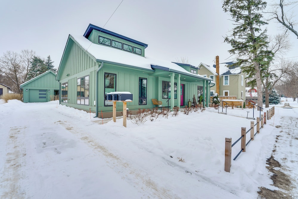 < 1 Mi to Carleton College: Wfh-friendly Apartment