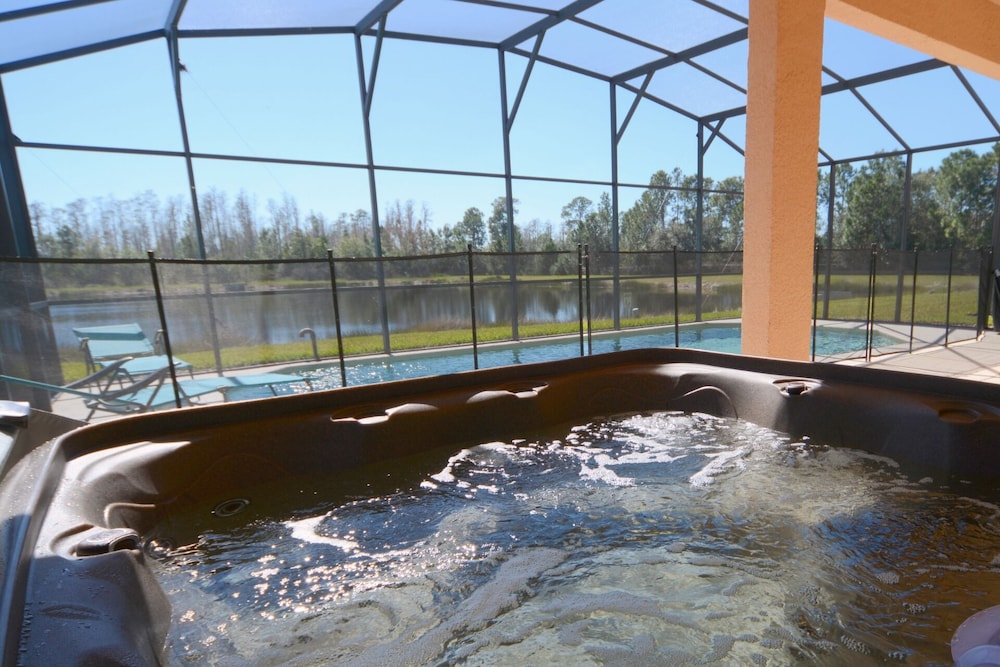 87631 Games Room+2-masters+hottub+water View! - Image 4