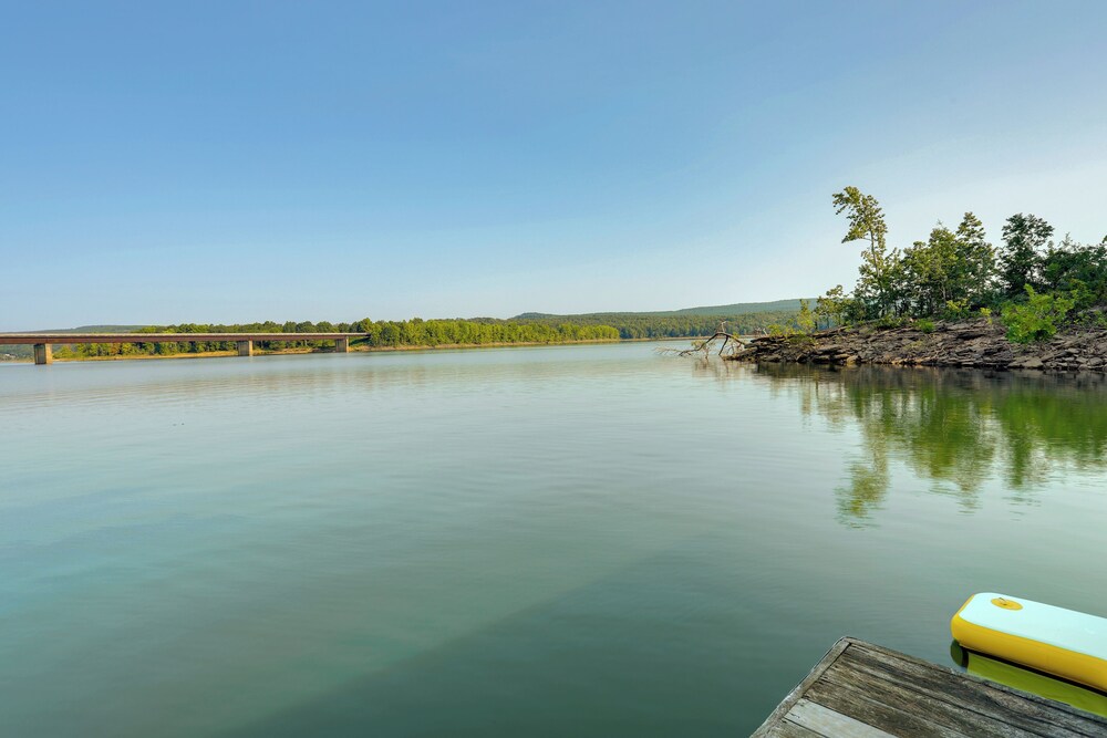 Private Boat Slip: Boater's Haven in Greers Ferry!